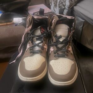 SAC COLLECTION TAN BLACK SIZE 11 good condition